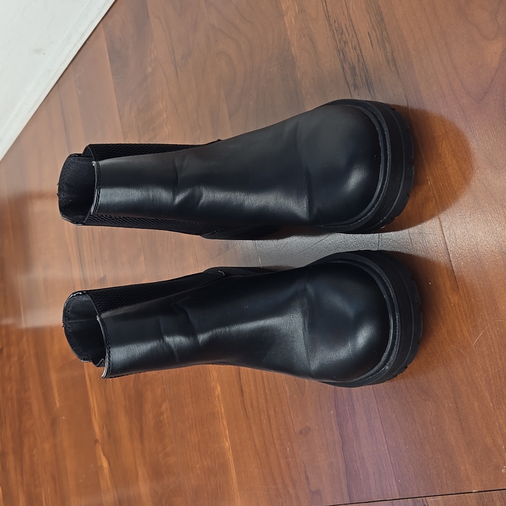 Soda black boots